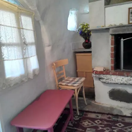 Traditional Cycladic House With Character * Pánormos